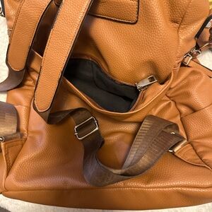 Elegant Tan Leather Tote Bag